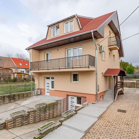 Gardencity Villa Apartman Budapest Exteriör bild